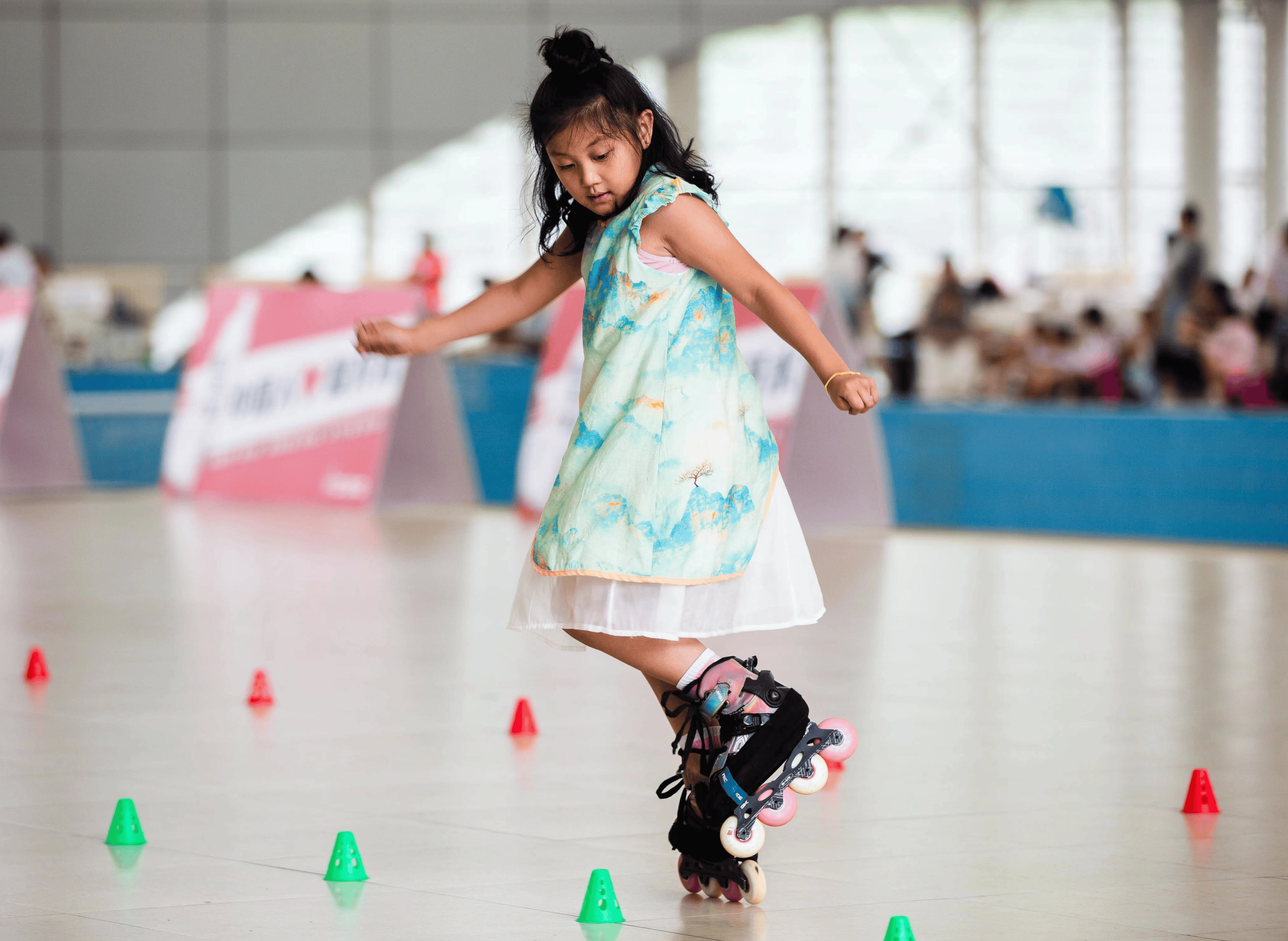 MILAN体育-关于大型花样轮滑比赛，青春的旋转与飞扬的信息