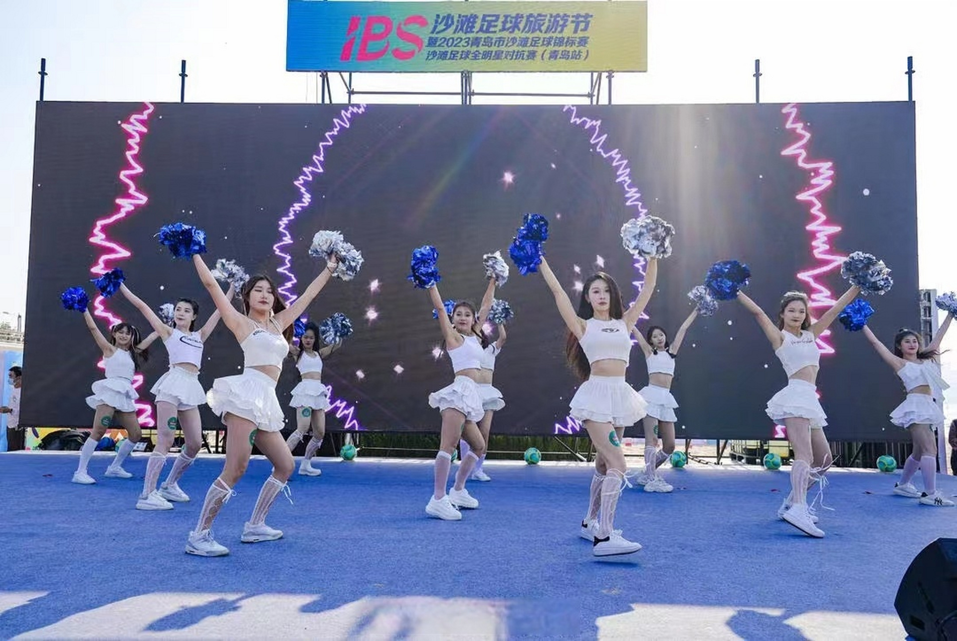 米兰官网-包含“足球+旅游+文化”融合产业研究院在行业内建立示范作用的词条