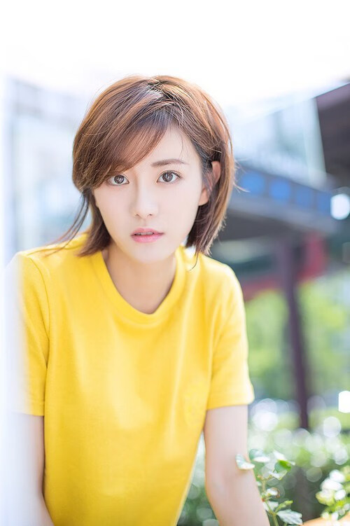 Ac米兰俱乐部官网-历史上最具争议的欧冠裁判判罚回顾，欧冠裁判说什么语言