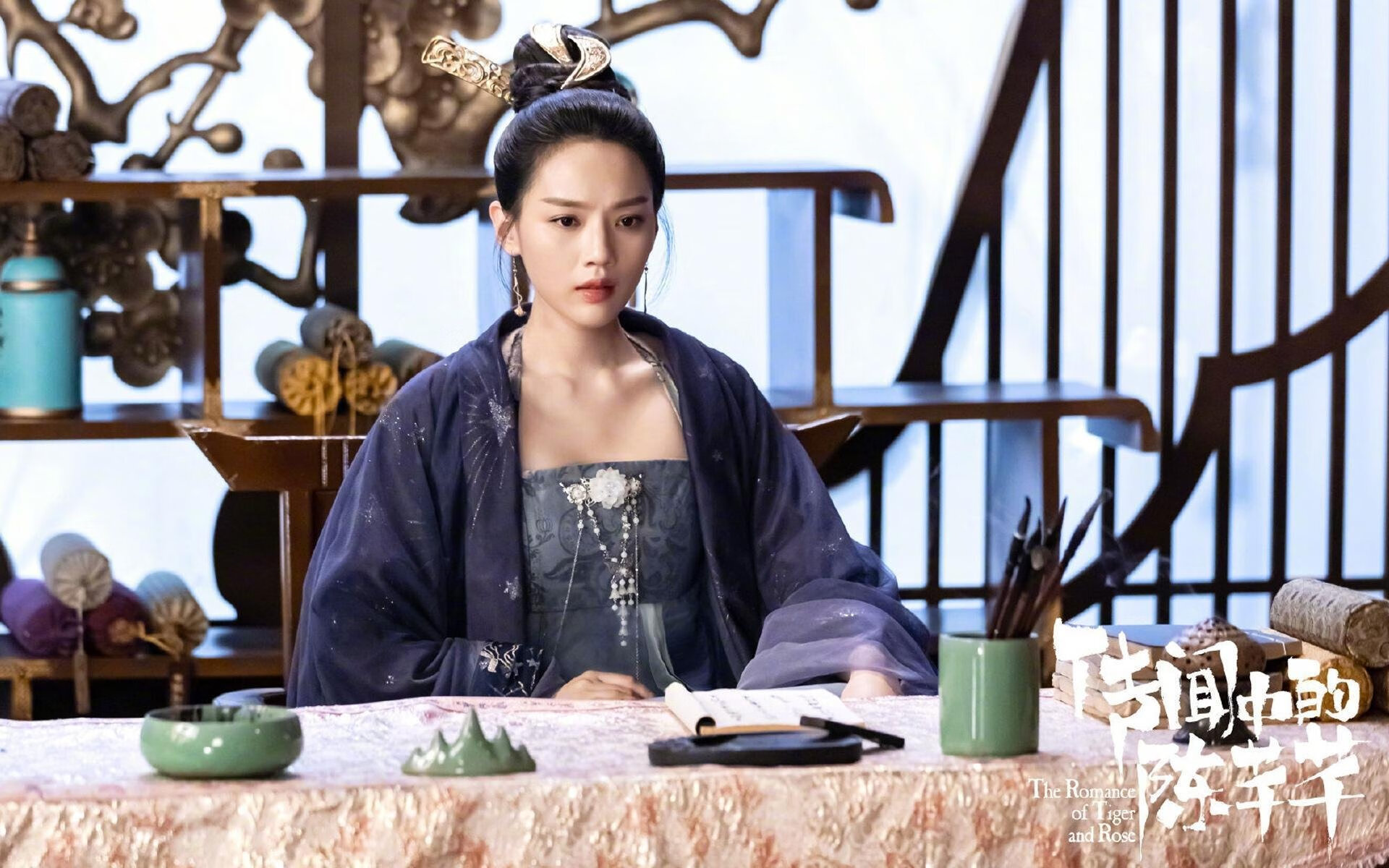 米兰体育官方网址入口-英超比赛高潮迭起，精彩进球和关键扑救成为焦点，英超经典比赛