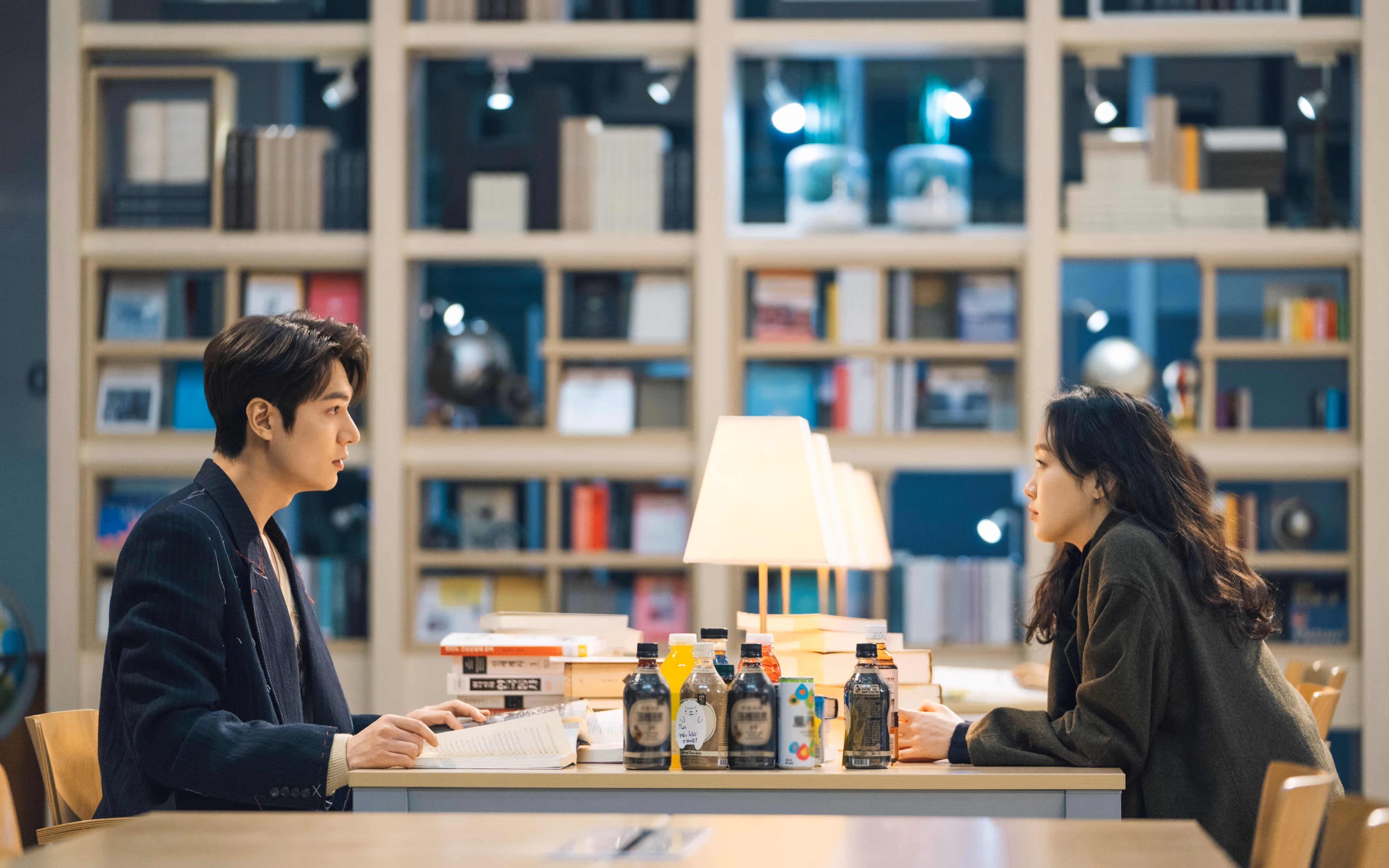 利物浦爆冷不敌诺丁汉,争冠形势骤然紧张,moreno利物浦