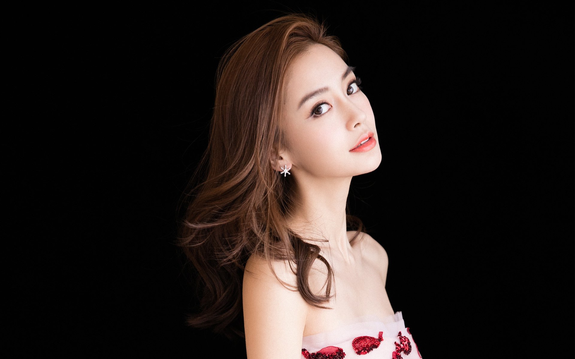 米兰体育(中国大陆)官网-法国举办篮球电影放映会，法国 篮球