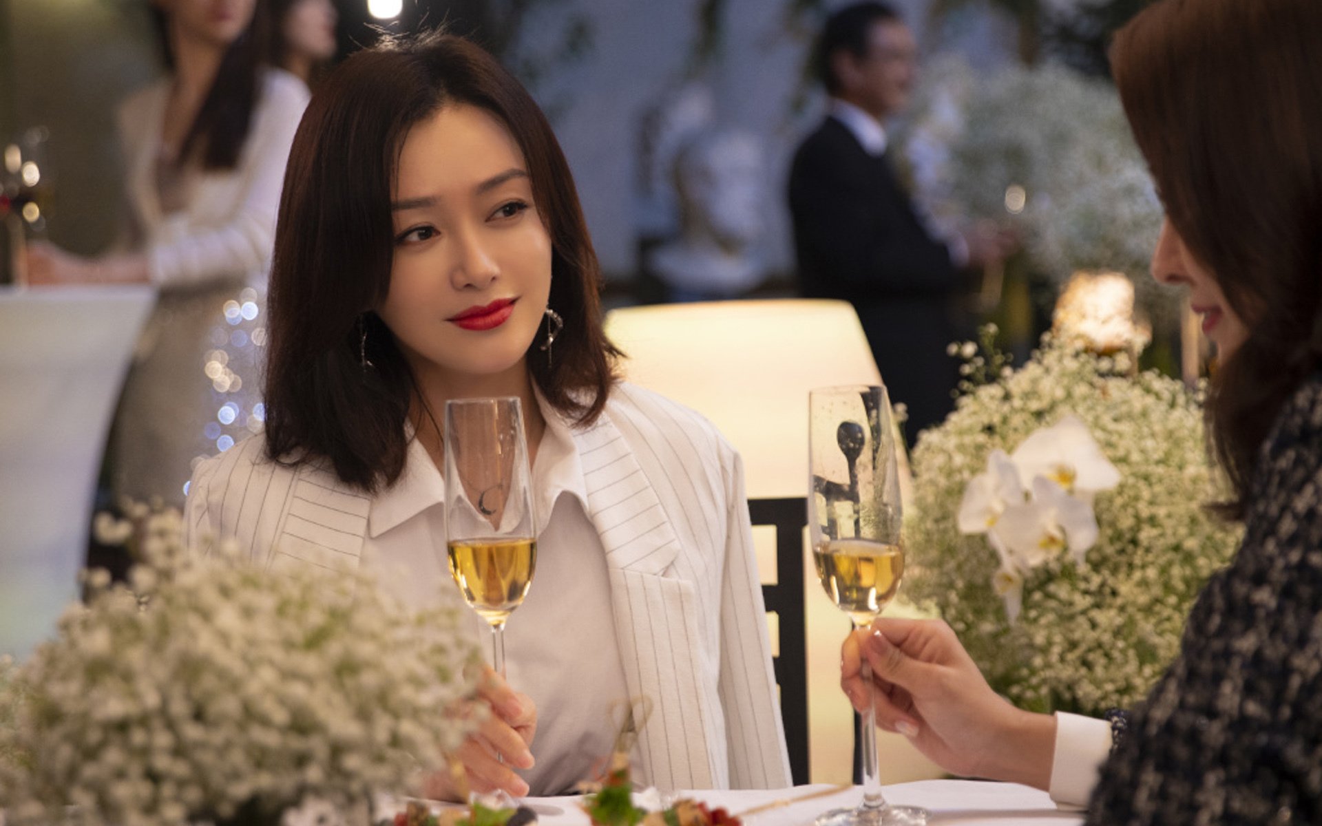 米兰官方网站-西布朗边路突破有效，铝土矿工力拼保级，西布朗首发