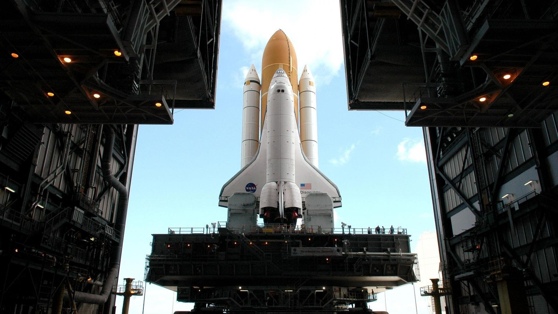 西布朗边路突破犀利，铝土矿工力拼保级，西布朗球员