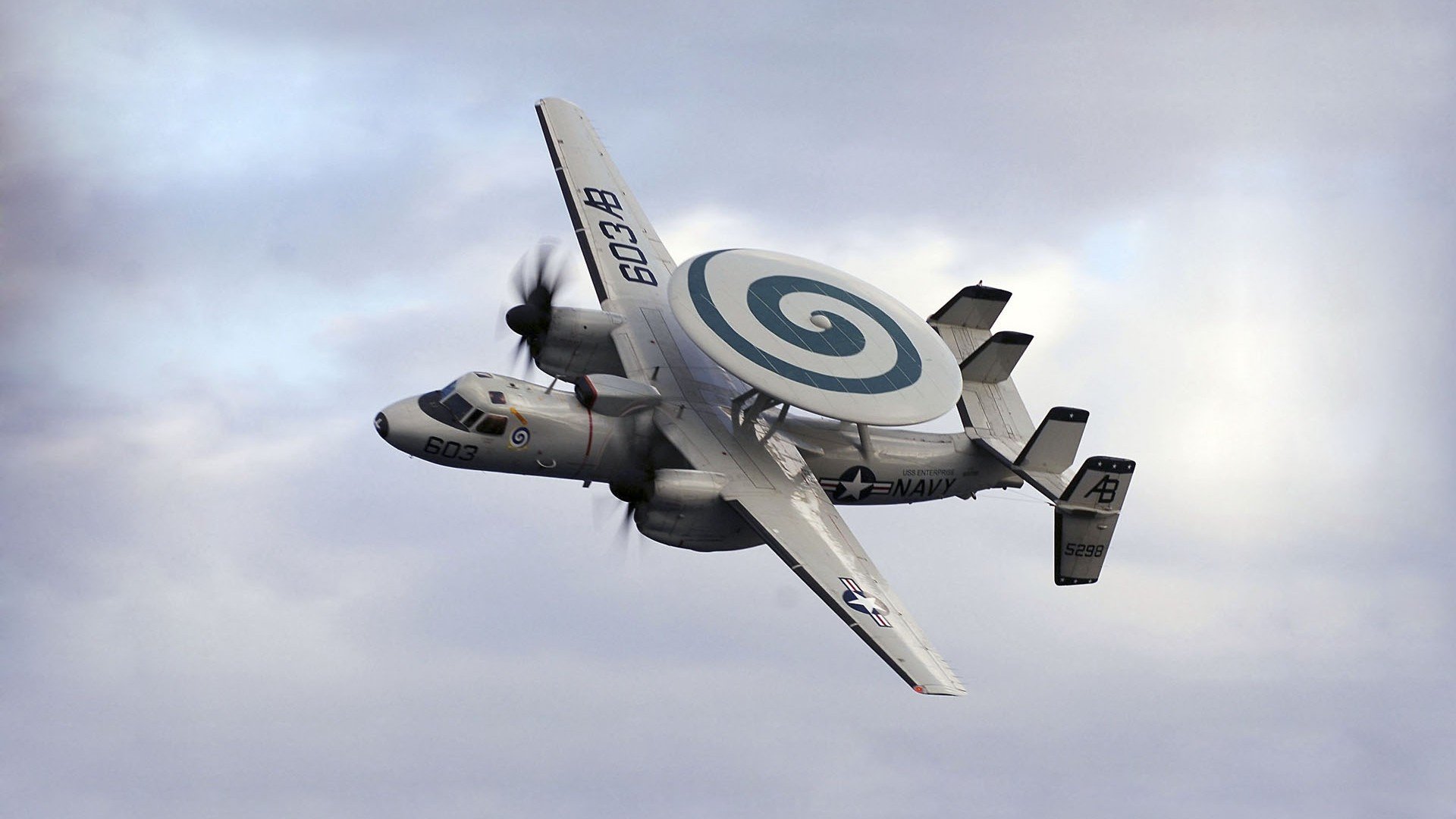 赛事背后组织团队默默付出确保每一环节有序推进