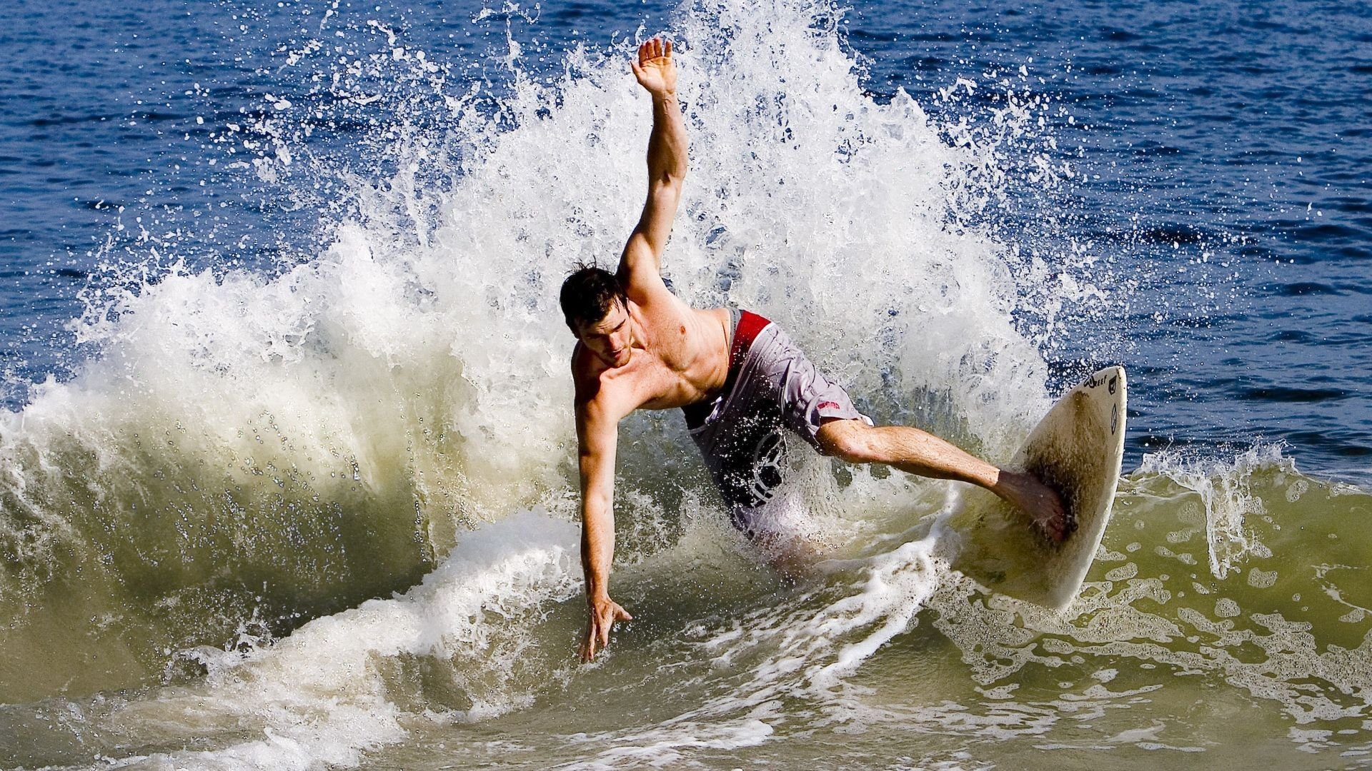 ac米兰官网首页-西甲“青春风暴”席卷赛场，球员精彩表现不断，足坛青春风暴